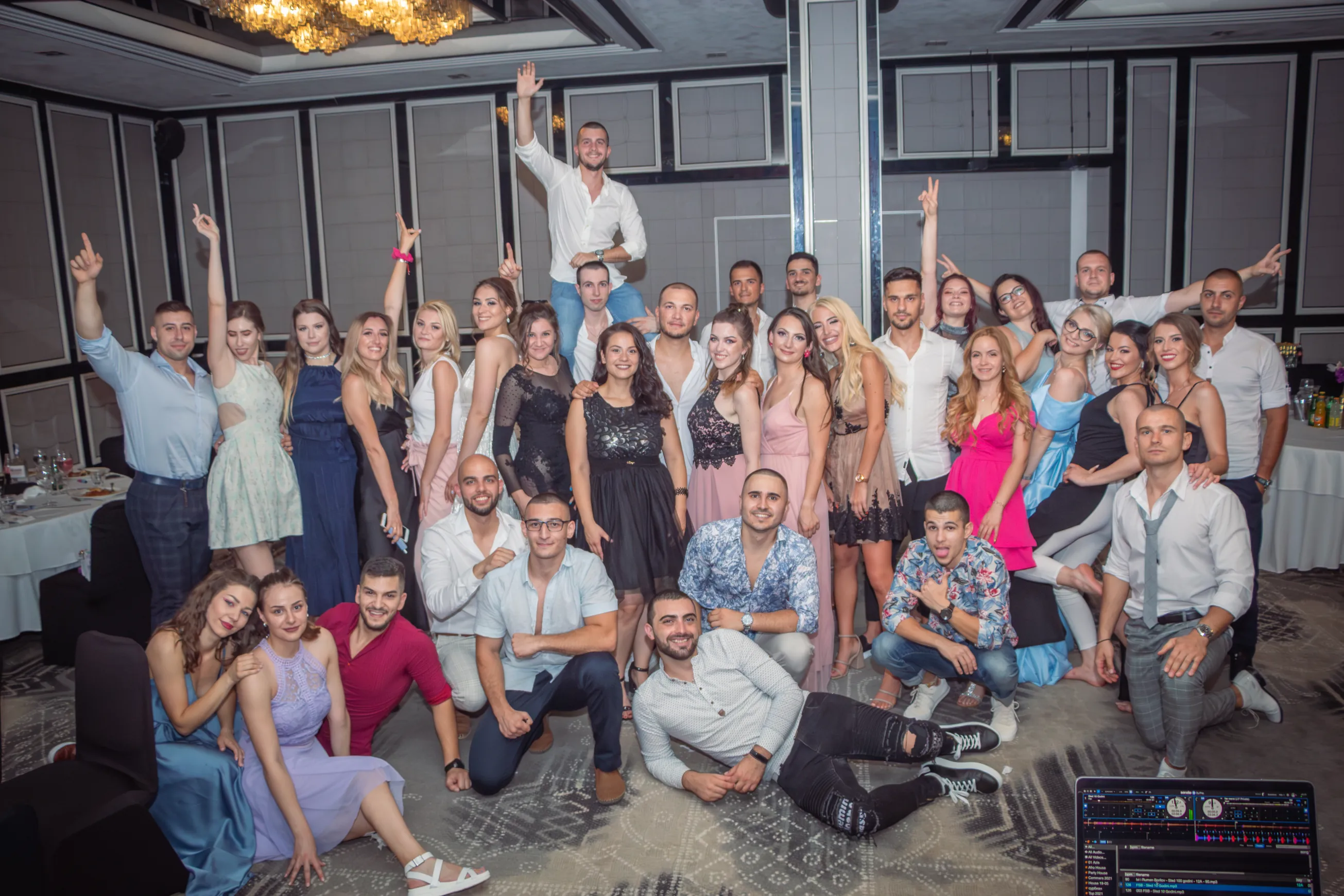 Детайл от празничната атмосфера на НСА